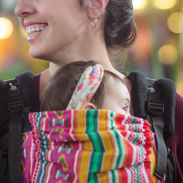 mochila ergonomica evoltuiva apta para bebes de más de tres meses